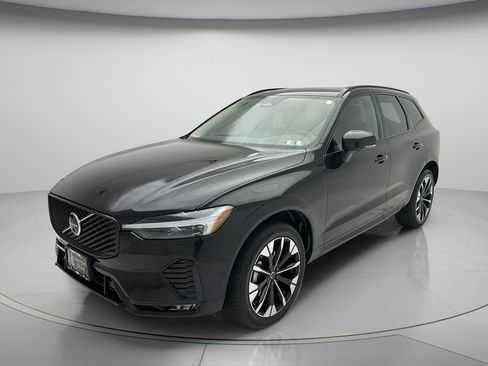 Used 2026 Volvo XC60 B5 Plus AWD/4WD image 3