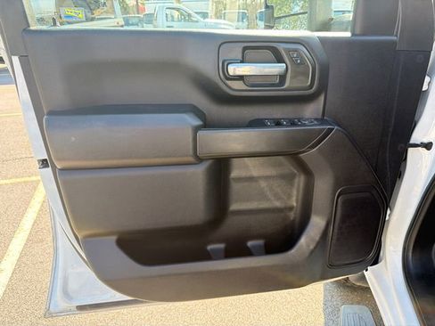 Used 2022 Chevrolet Silverado 2500 Custom w/ Custom Value Package image 10