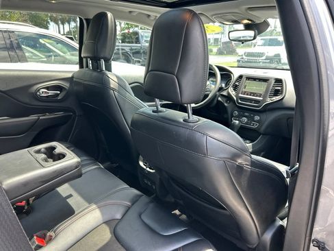 Used 2022 Jeep Cherokee Trailhawk w/ Sun, Sound & Nav Group AWD/4WD image 45