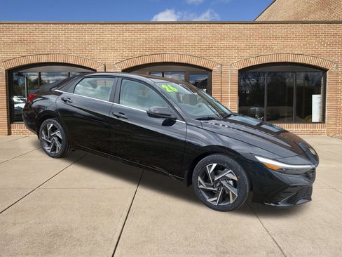 New 2026 Hyundai Elantra Limited image 1