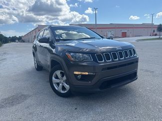 Used 2021 Jeep Compass Latitude image 1