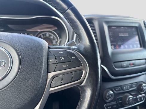 Used 2020 Jeep Cherokee Latitude Plus w/ Cold Weather Group AWD/4WD image 15