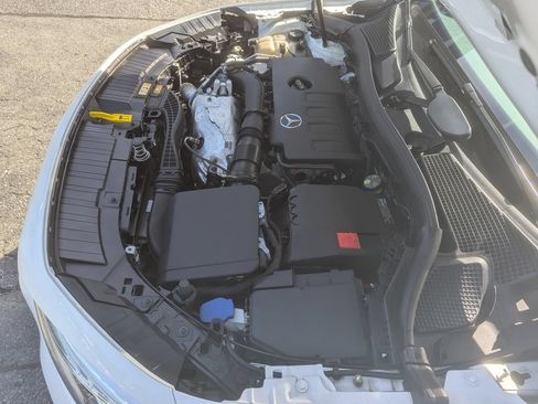 Used 2021 Mercedes-Benz GLA 250 4MATIC image 48