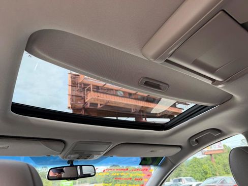 Used 2012 Honda Odyssey Touring image 6