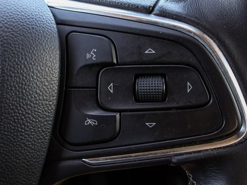 Used 2020 Buick Encore GX Essence w/ Experience Buick Package FWD image 28