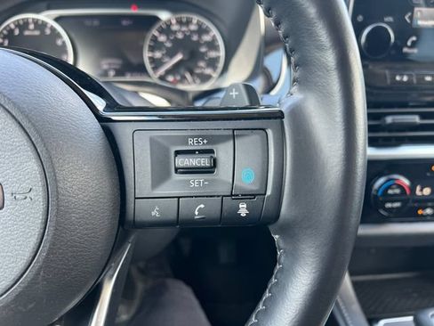 Used 2025 Nissan Pathfinder SL AWD/4WD image 12