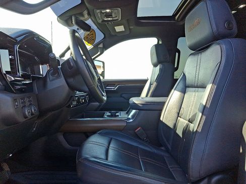 Used 2024 Chevrolet Silverado 2500 High Country w/ High Country Premium Package image 13