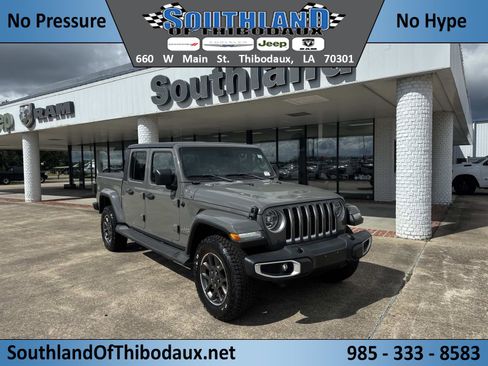 Used 2020 Jeep Gladiator Overland image 1