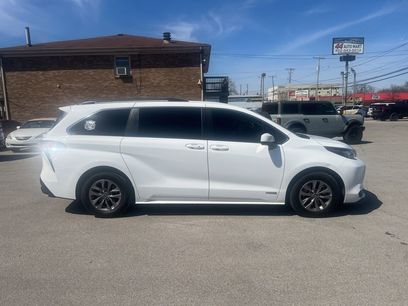 Used 2021 Toyota Sienna LE