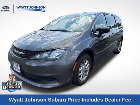 Used 2023 Chrysler Voyager LX FWD image 1