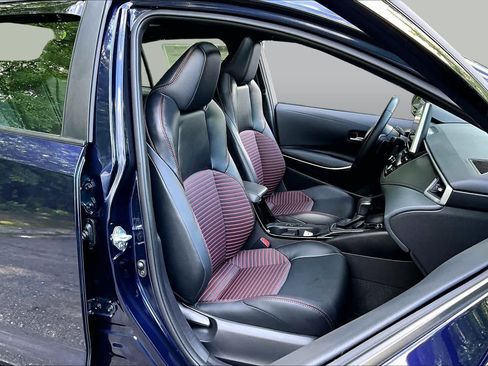 Certified 2025 Toyota Corolla XSE FWD image 8