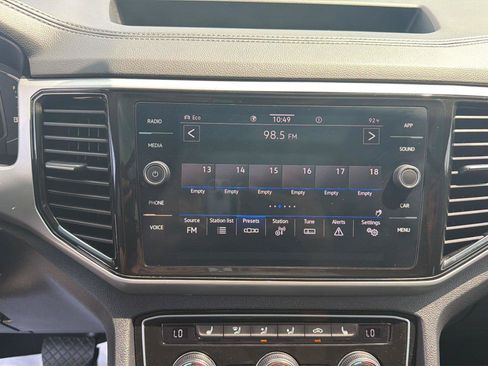Used 2022 Volkswagen Atlas SE w/ Panoramic Sunroof Package AWD/4WD image 17