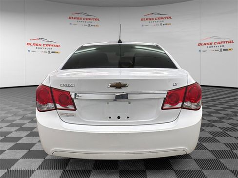 Used 2016 Chevrolet Cruze LT w/ Technology Package image 6