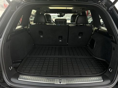 Used 2022 Jeep Grand Cherokee Overland w/ Adv Protech Group III image 10