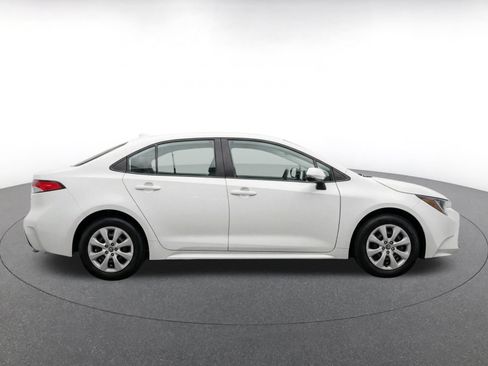 Used 2025 Toyota Corolla LE FWD image 10