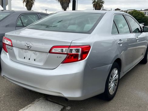 Used 2012 Toyota Camry LE FWD image 4