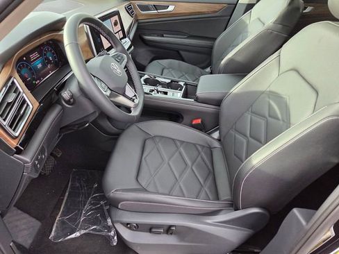 New 2026 Volkswagen Atlas SE FWD image 6