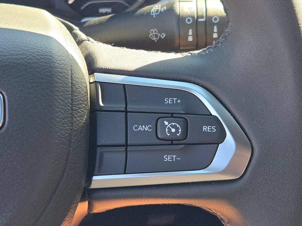 Used 2024 Jeep Compass Latitude AWD/4WD image 34