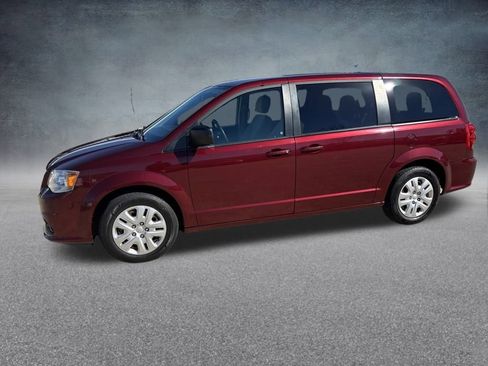Used 2018 Dodge Grand Caravan SE w/ UConnect Hands-Free Group image 2