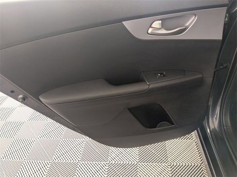 Used 2022 Kia Forte LXS w/ LXS Technology Package image 24