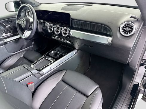 Used 2025 Mercedes-Benz GLB 250 image 17