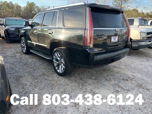 Used 2020 Cadillac Escalade Luxury image 3