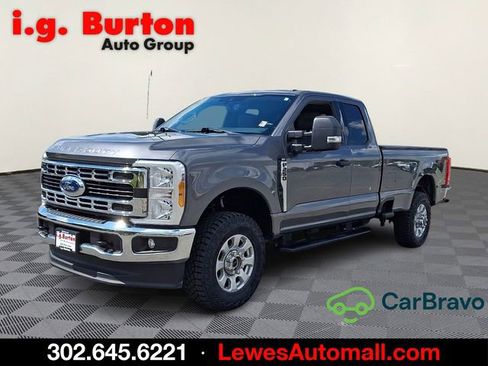Used 2023 Ford F250 XLT w/ FX4 Off-Road Package AWD/4WD image 3