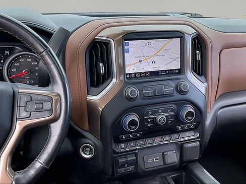 Used 2022 Chevrolet Silverado 2500 High Country w/ Technology Package image 9