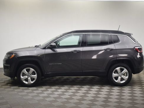 Used 2019 Jeep Compass Latitude w/ Cold Weather Group AWD/4WD image 13