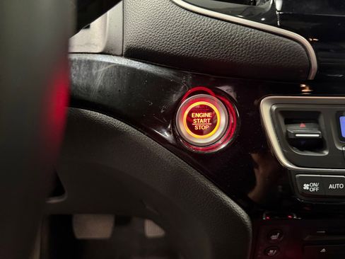 Used 2021 Honda Pilot Black Edition image 24