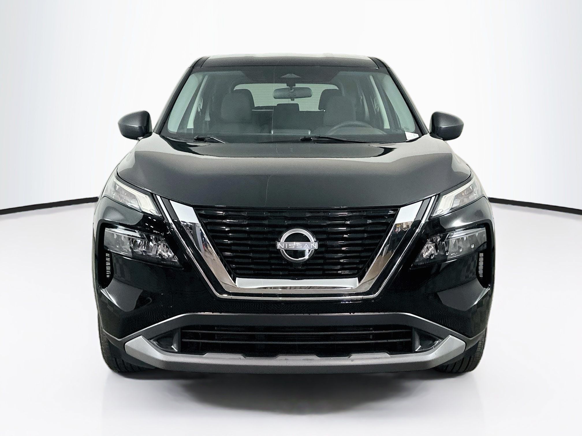 Used 2023 Nissan Rogue S FWD image 2