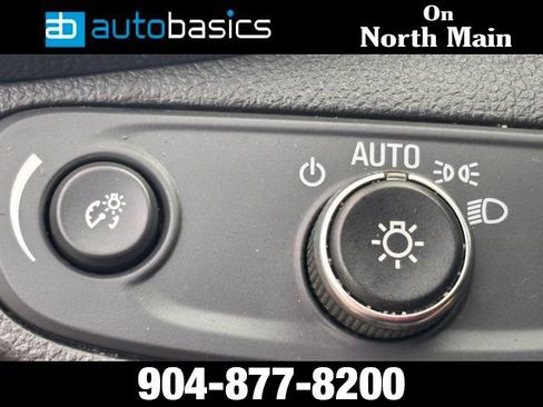 Used 2021 Chevrolet Trax LT FWD image 22