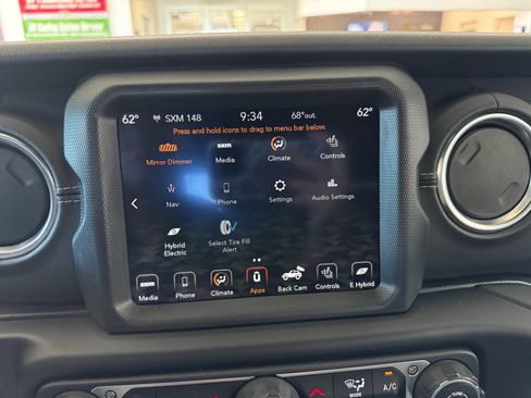 Used 2021 Jeep Wrangler Unlimited Sahara w/ Cold Weather Group AWD/4WD image 24