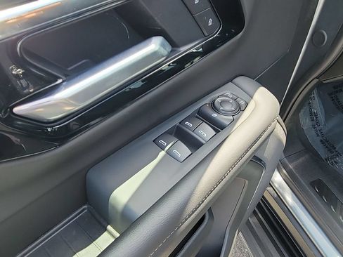Used 2026 Chevrolet Tahoe LS RWD image 23