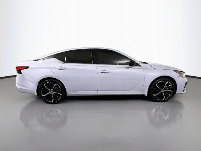 Used 2023 Nissan Altima 2.5 SR FWD image 11
