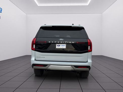Used 2025 Ford Expedition Platinum image 5