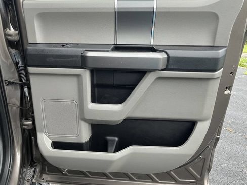 Used 2019 Ford F150 XLT w/ Equipment Group 302A Luxury AWD/4WD image 17