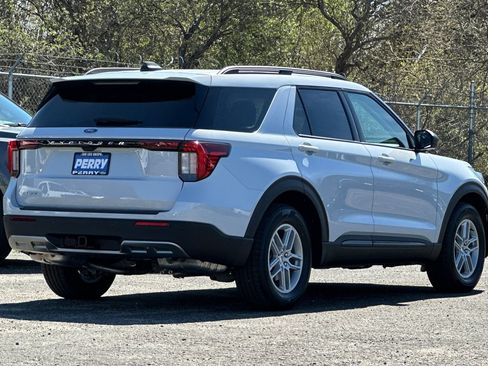 New 2026 Ford Explorer Active w/ Active Comfort Package image 3