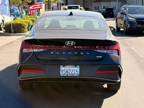 Used 2025 Hyundai Elantra Hybrid FWD image 6