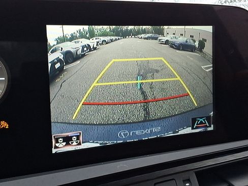Used 2022 Lexus ES 350 w/ Premium Package FWD image 19