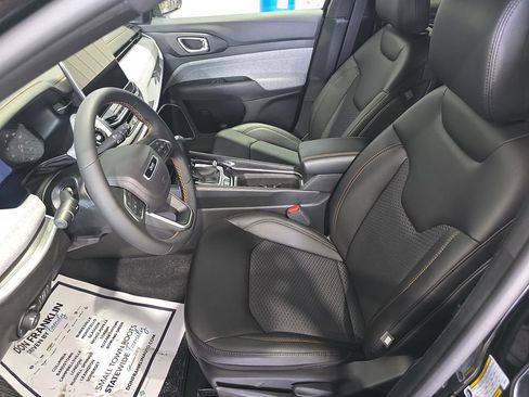 New 2026 Jeep Compass Latitude AWD/4WD image 13