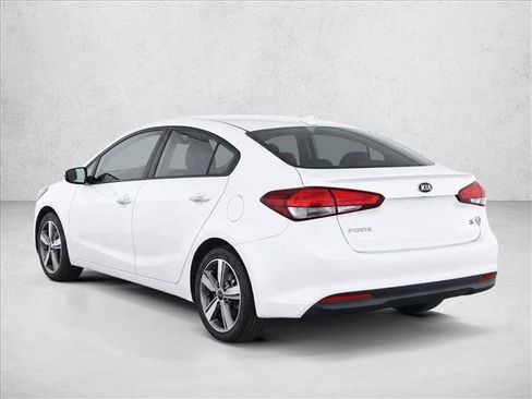 Used 2018 Kia Forte S w/ S Technology Plus Package FWD image 5