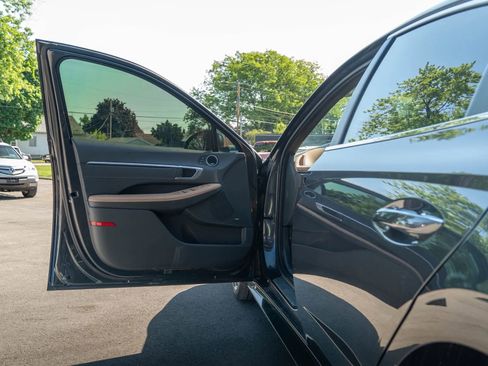 Used 2020 Hyundai Sonata Limited FWD image 13