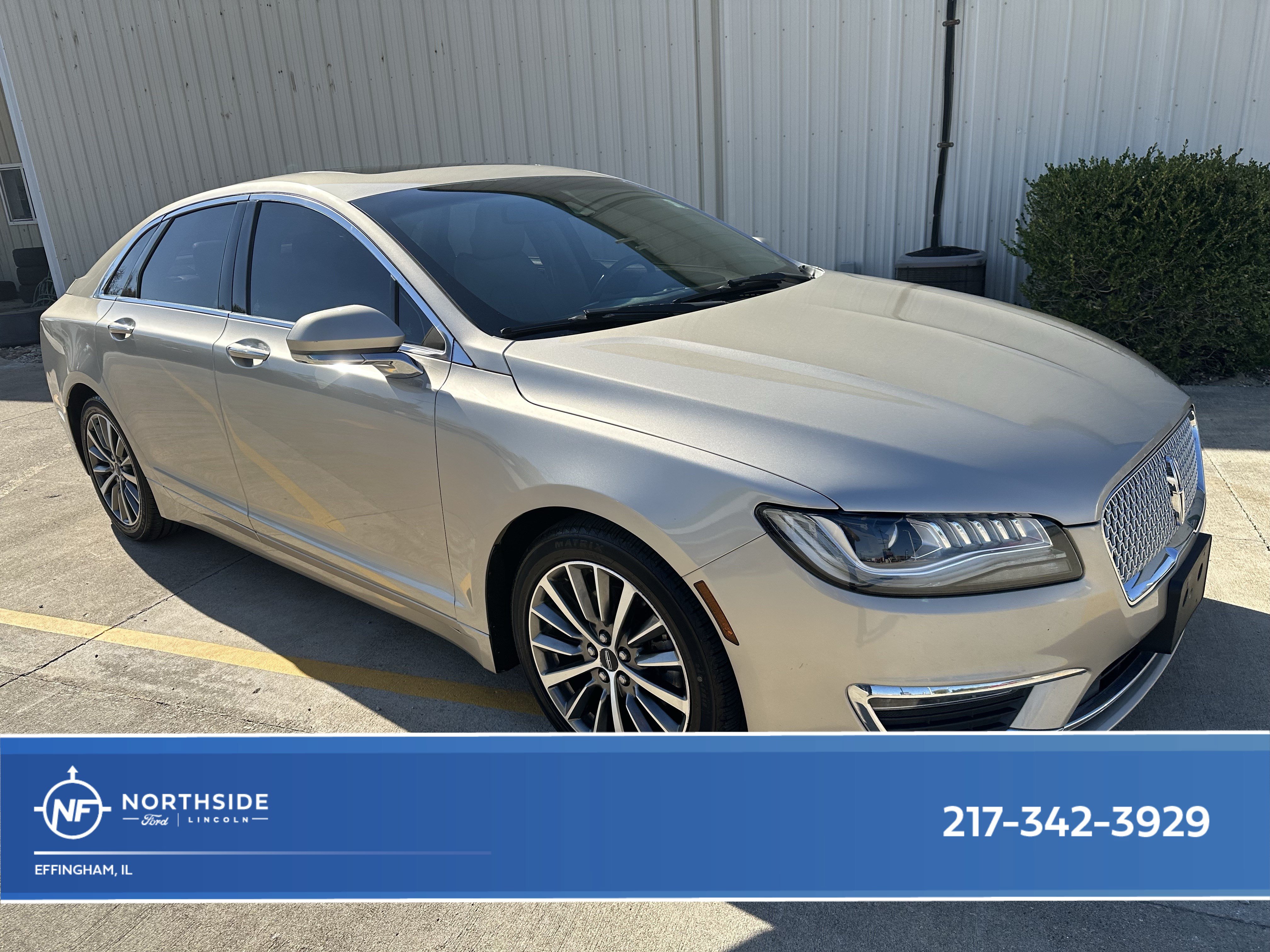 Used 2017 Lincoln MKZ Reserve w/ Climate Package FWD image 1
