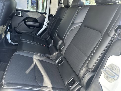 Used 2021 Jeep Gladiator Sport AWD/4WD image 10