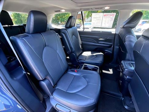 Used 2024 Toyota Grand Highlander AWD image 26