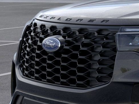 New 2026 Ford Explorer ST-Line w/ ST-Line Street Pack AWD/4WD image 18