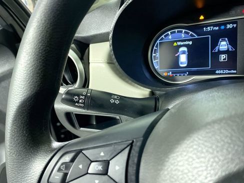 Used 2022 Nissan Versa SV image 14