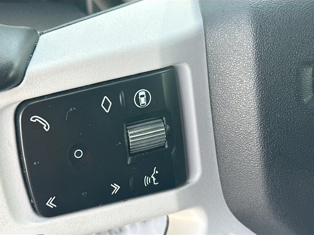 Used 2025 Land Rover Defender 110 S AWD/4WD image 11