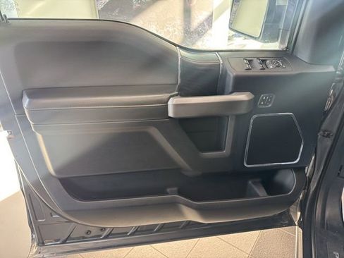 Used 2018 Ford F150 Platinum w/ Equipment Group 701A Luxury image 21